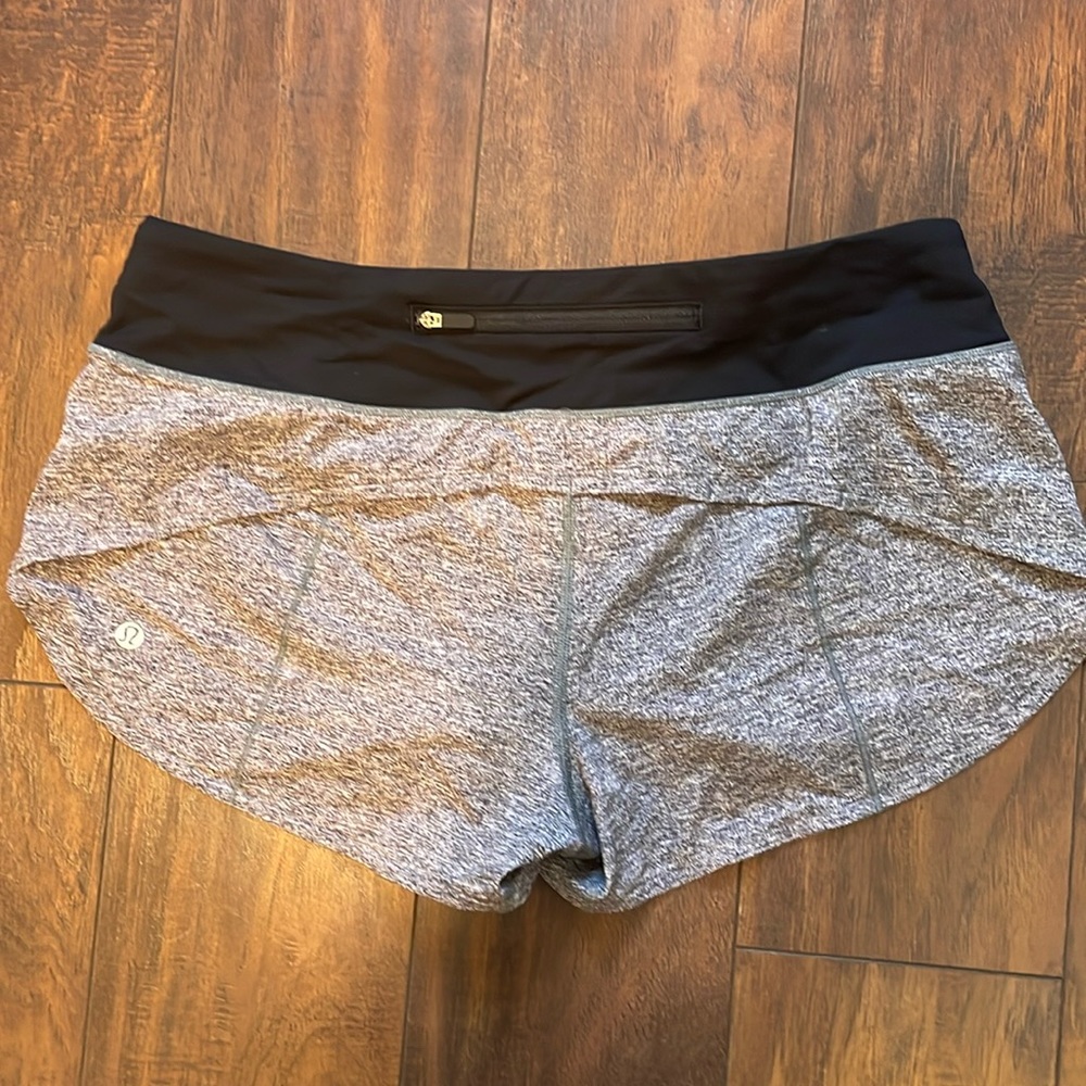 Lululemon Women’s Speed Up Low Rise Short 2.5”, Size 8